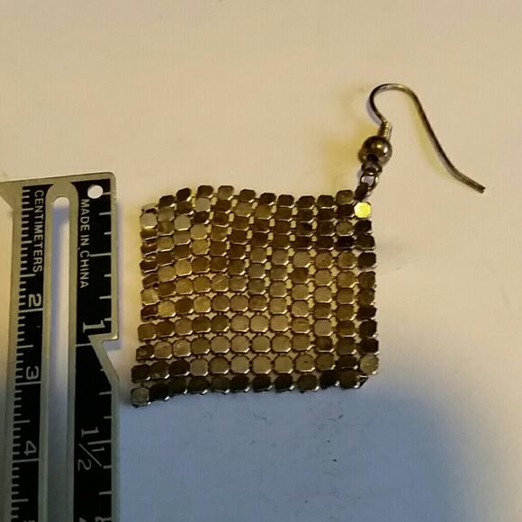 Unique Vintage Gold Tone Metal Earrings. 0 - Picture 4 of 4